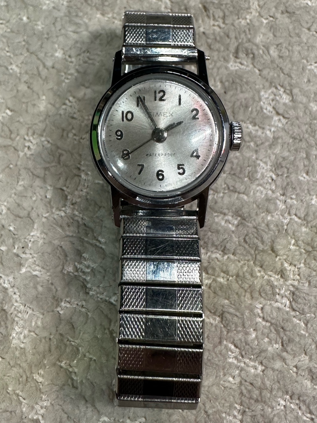 Vintage Womens Timex Silver Dial Manual Wind Watch With Stretchy Band Working